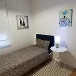 Casa Coqueta Y Confortable En オビエド