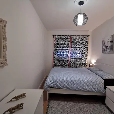 Casa Coqueta Y Confortable En アパート オビエド